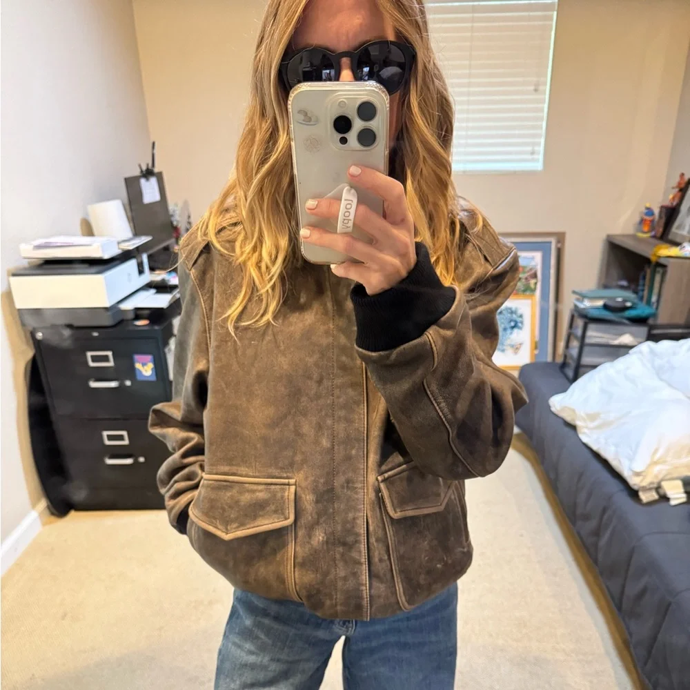 Banana Republic Men's Brown Leather Jacket - Picture 6 of 9